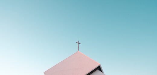 Jak ubrać się do Kościoła na mszę – Doradzamy