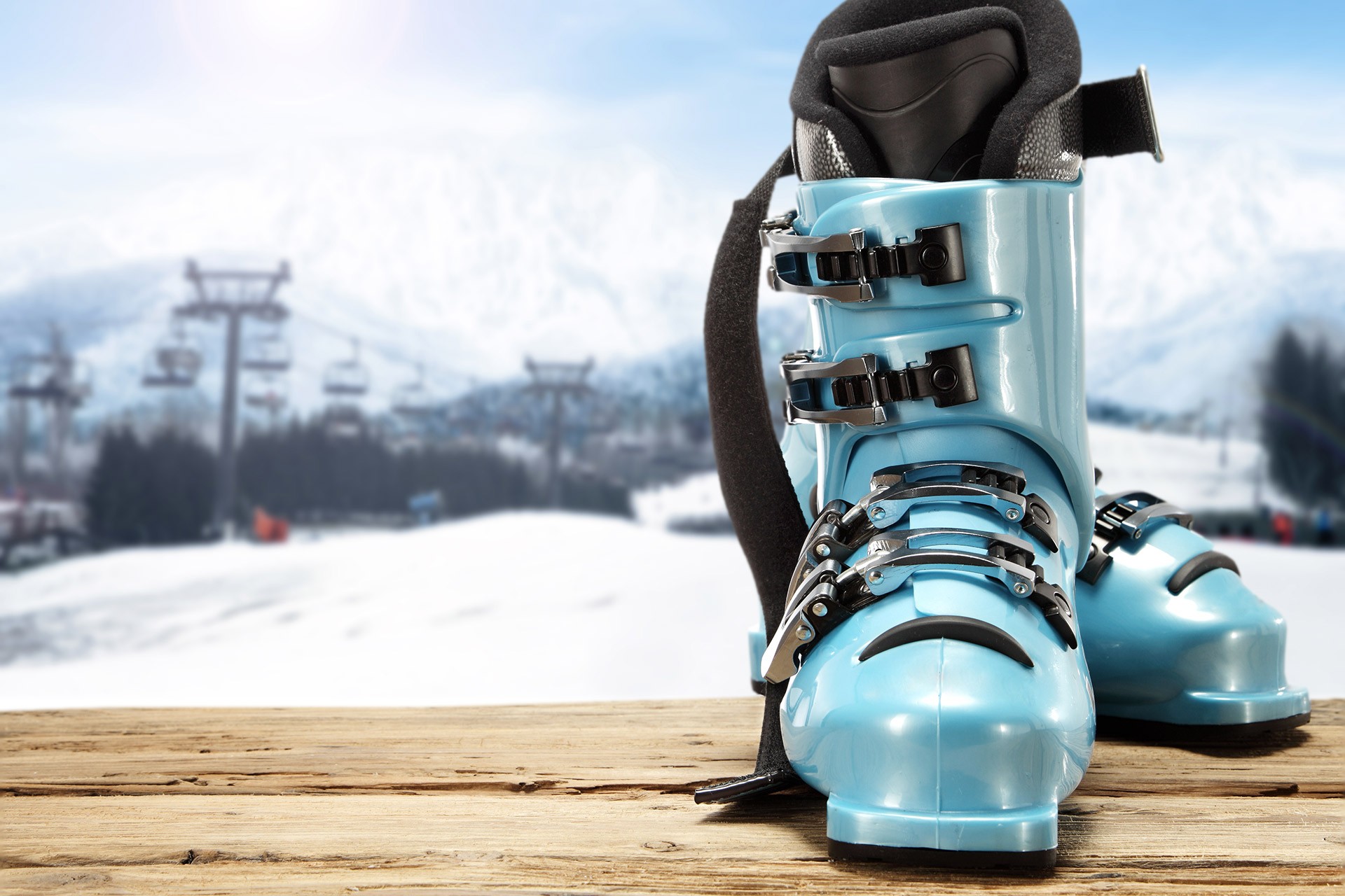 Jakie buty narciarskie dla szerokiej łydki wybrać?